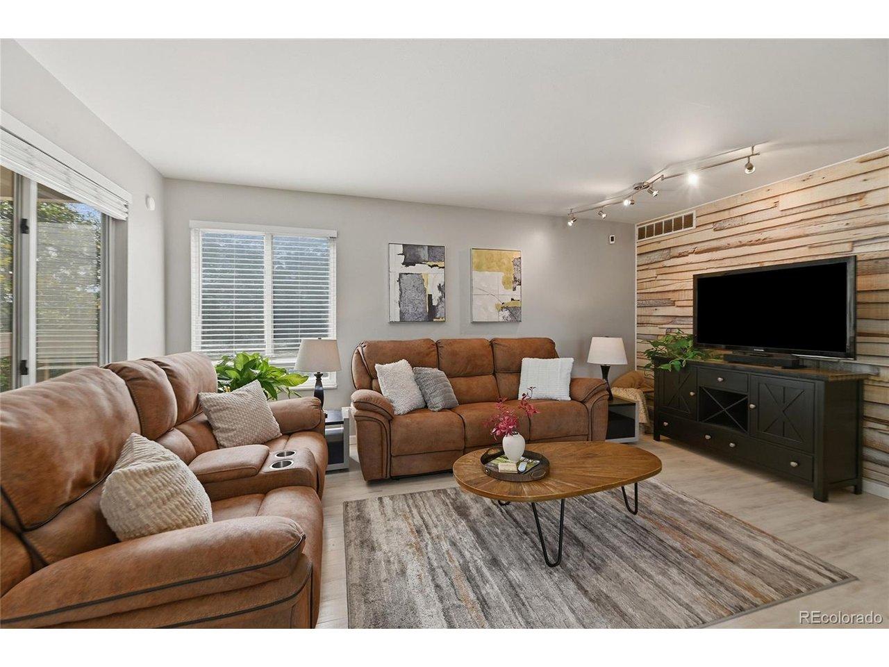 Image 4: Living Room Image 4: Living Room