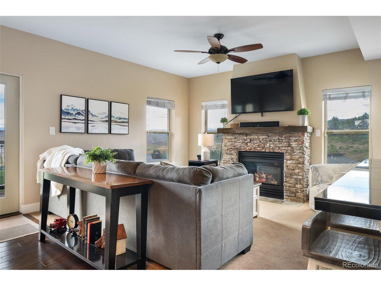 Image 2: living room Image 2: living room