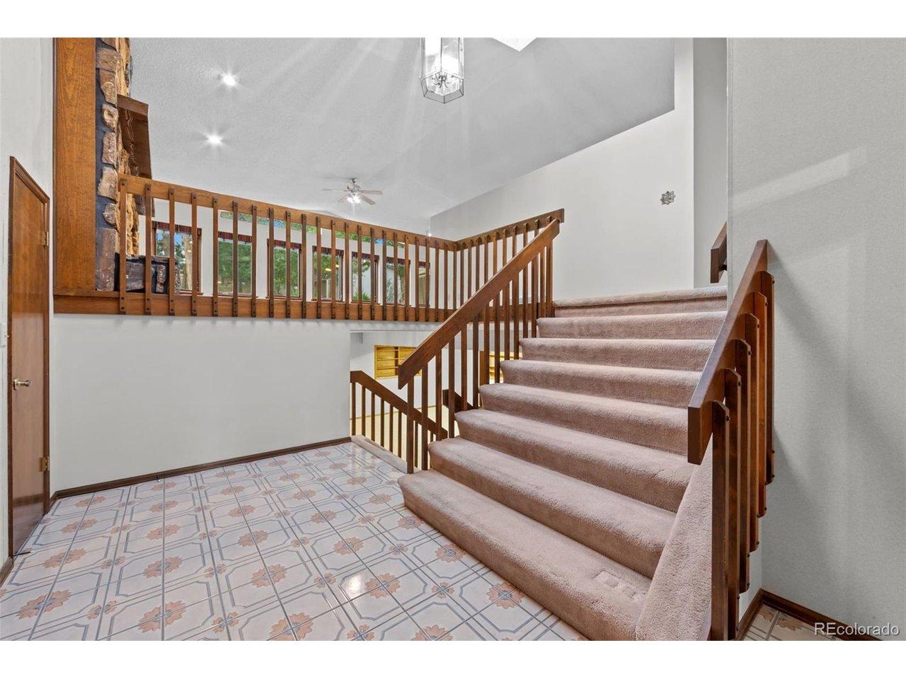 Image 4: Spacious entry Image 4: Spacious entry