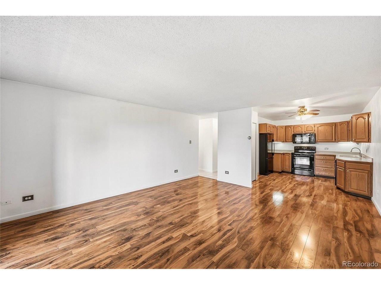 Image 2: Living area Image 2: Living area
