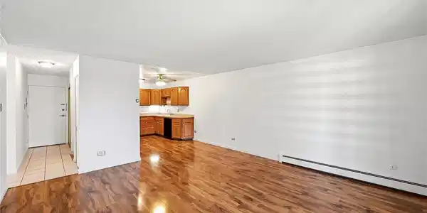 Image 3: Living rooms