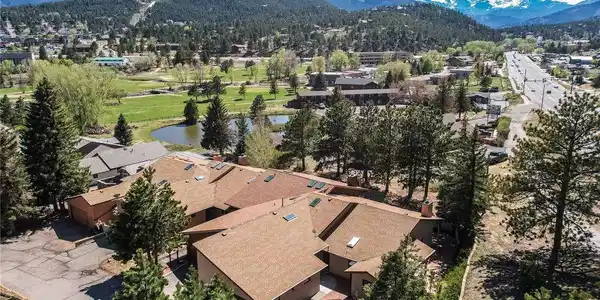 836 Vista Ln