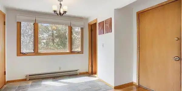 Image 2: Bright and welcoming foyer with natural light and spacious entry. Image 2: Bright and welcoming foyer with natural light and spacious entry.