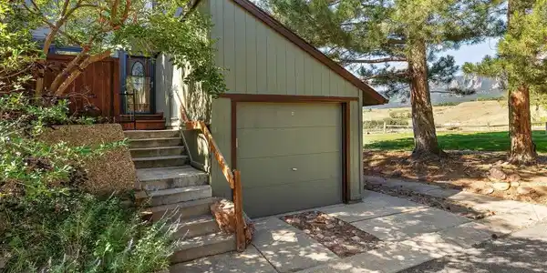 1656 Bradley Dr
