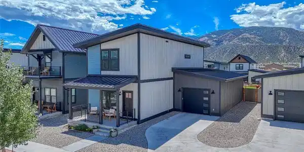 Image 2: Front entrance with garage on side Image 2: Front entrance with garage on side