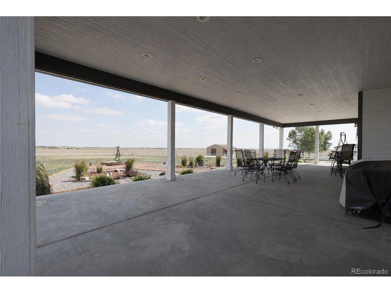 Image 4: Stunning fully covered patio. Start planning the party with all your friends now. Image 4: Stunning fully covered patio. Start planning the party with all your friends now.