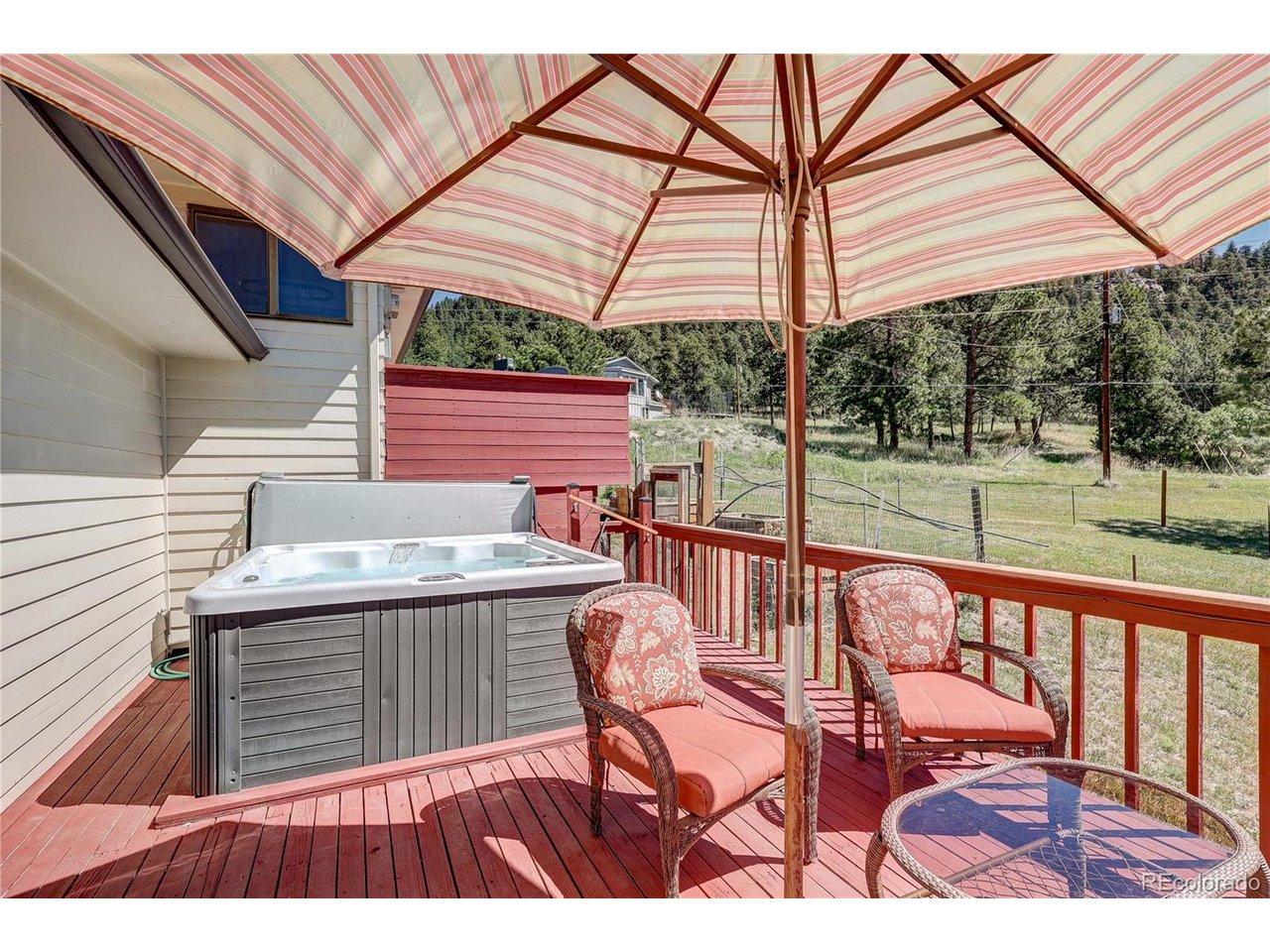 Image 3: Enjoy the view and peacefulness from your 2 decks