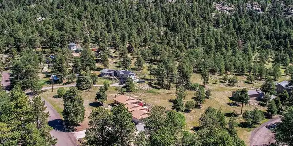 Image 4: Denver Mtn Park backyard!! Image 4: Denver Mtn Park backyard!!
