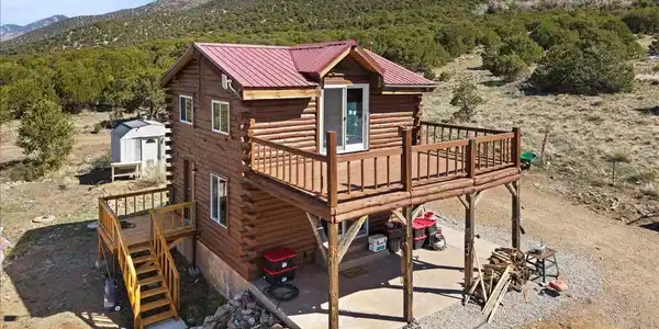 Image 4: Large deck off loft on second floor