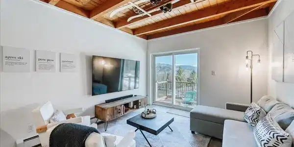 4200 Lodge Pole Cir