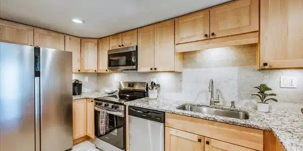 Image 3: fully remodeled kitchen Image 3: fully remodeled kitchen