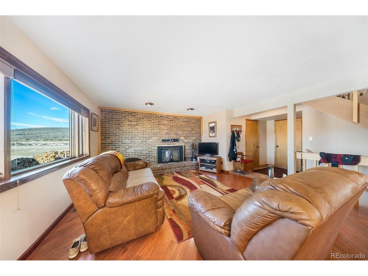 Image 3: Living Room