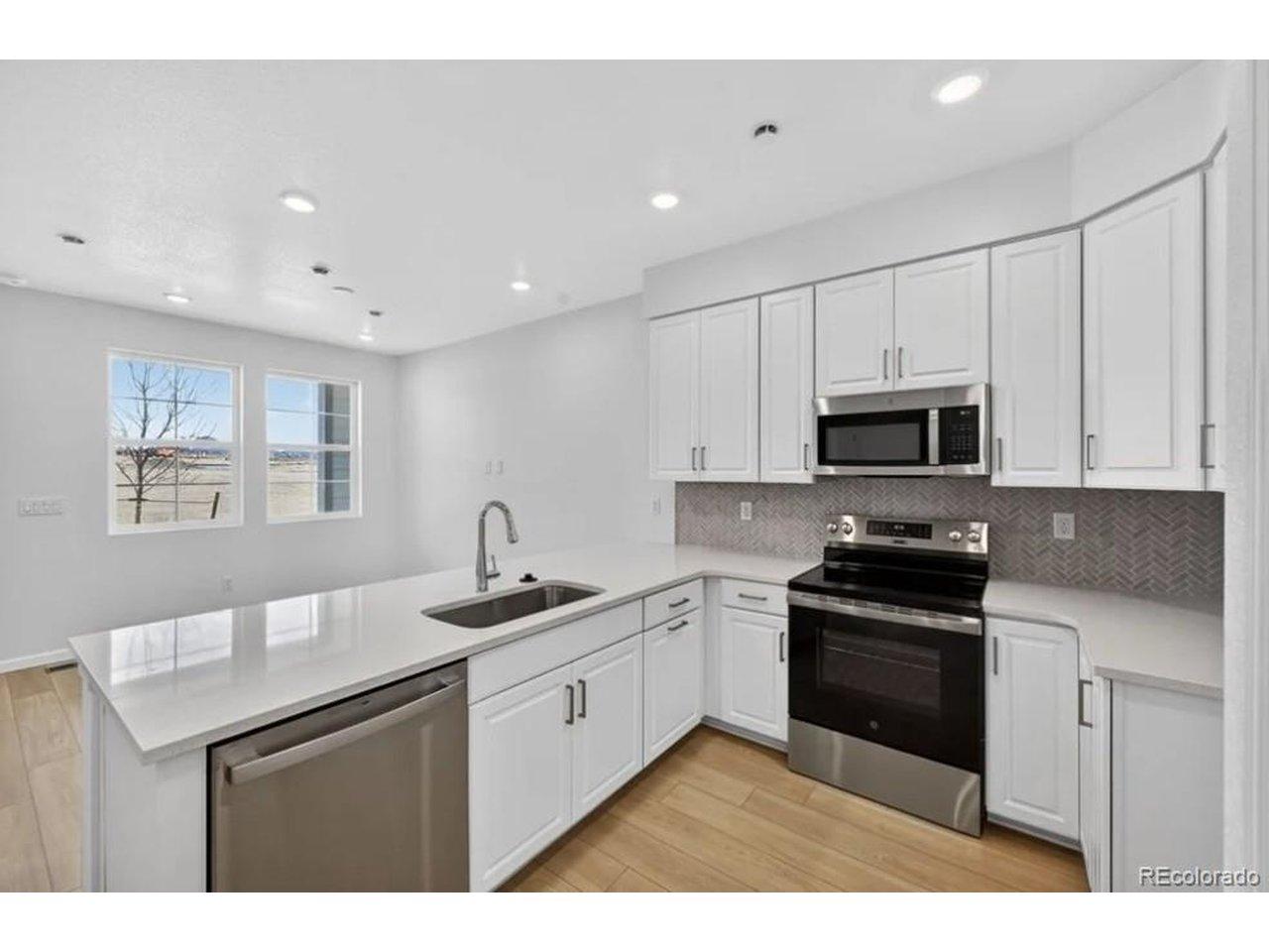 Image 4: 17157 W 91st Lane - Ready Now!