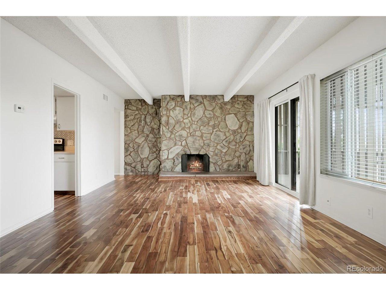 Image 1: Large Room for Living and Dining Image 1: Large Room for Living and Dining