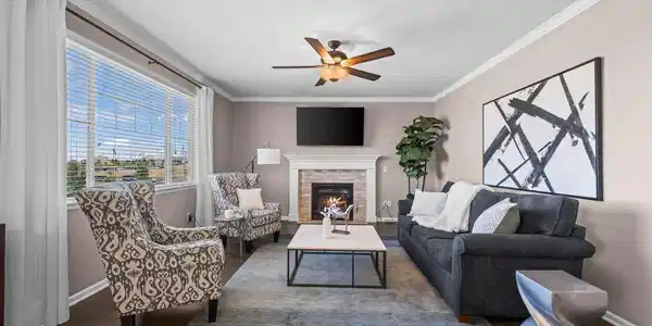 Image 3: Spacious great room with gas fireplace Image 3: Spacious great room with gas fireplace