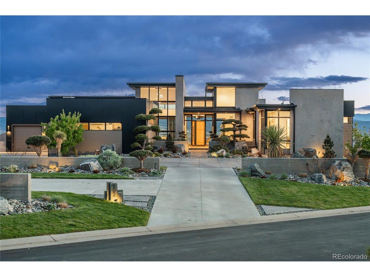 Image 1: Spectacular custom home w/panoramic mountain views Image 1: Spectacular custom home w/panoramic mountain views