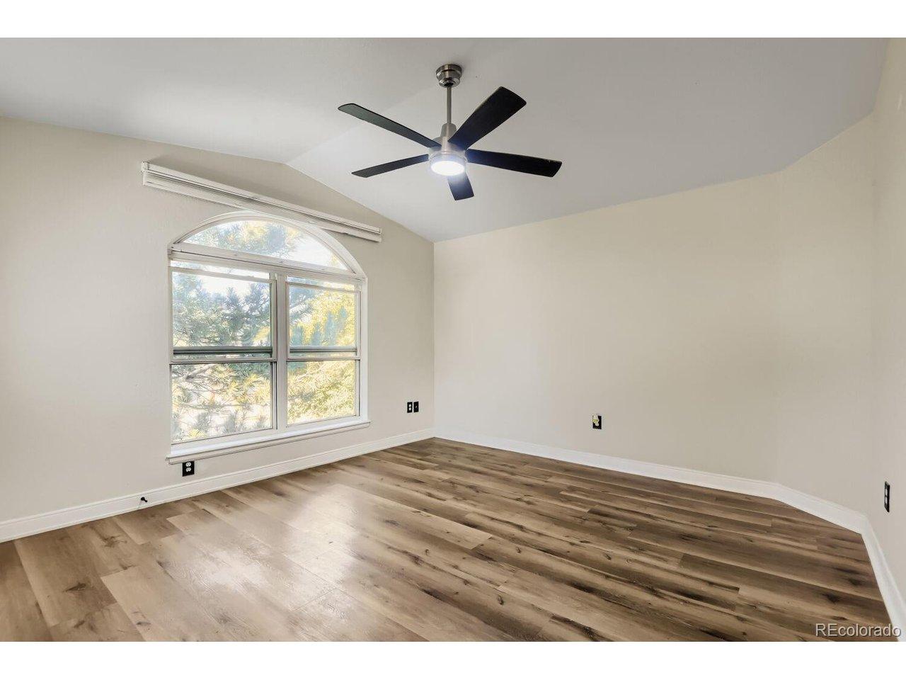 Image 2: Living Room (original)