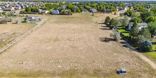 Image 4: Level 3.92-Acre Homesite