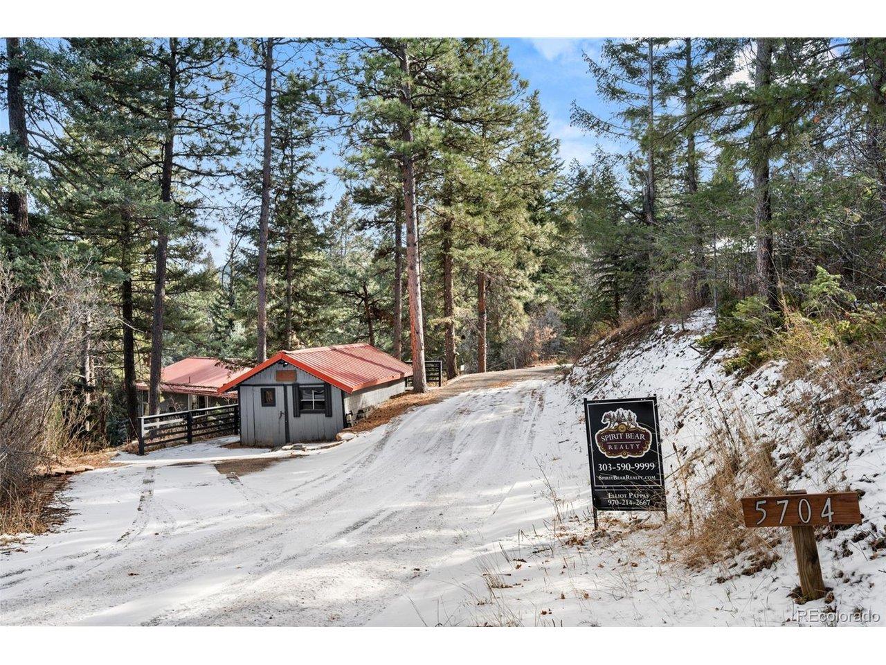 Image 3: Driveway Entry to Property Image 3: Driveway Entry to Property