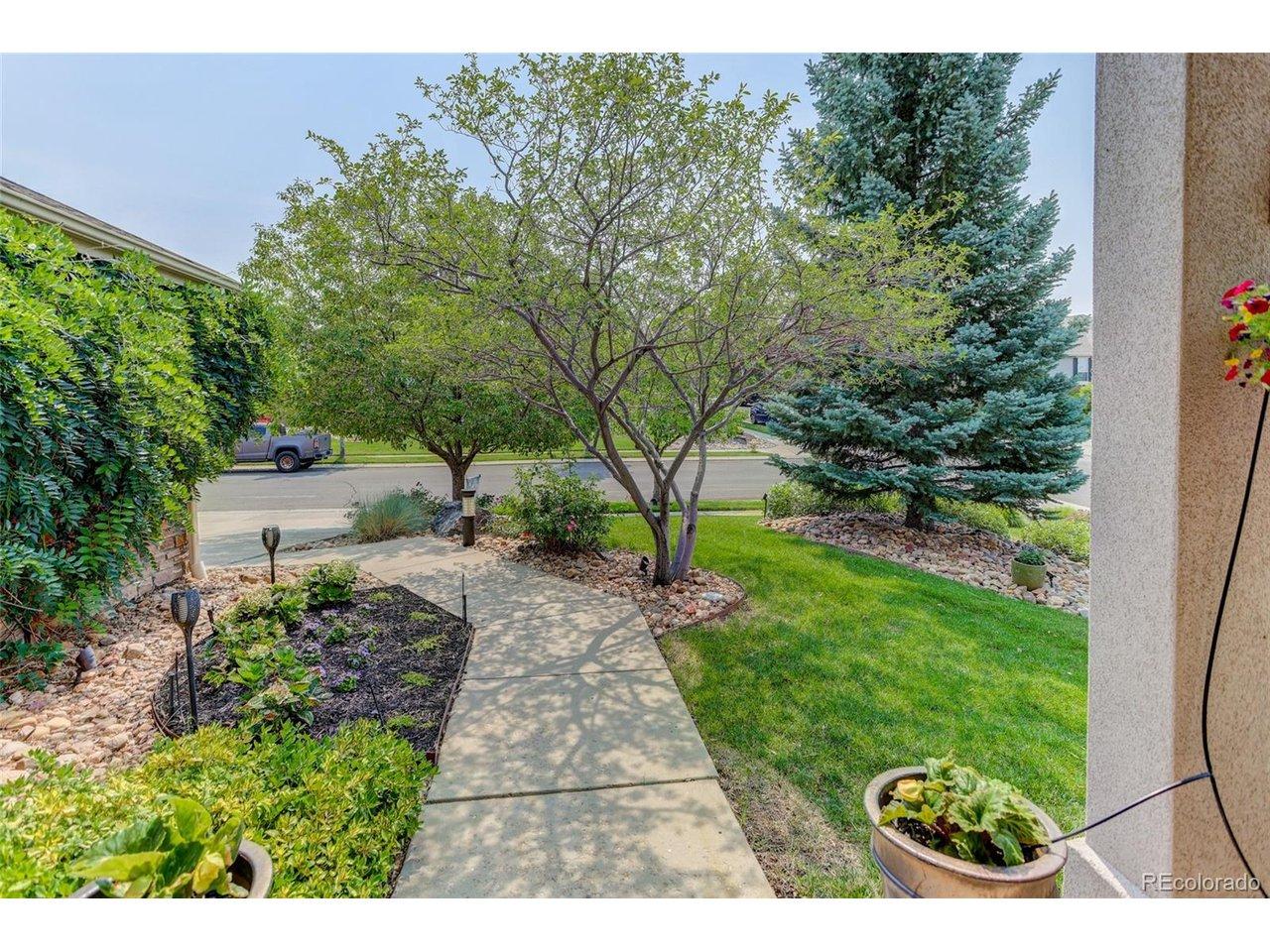 Image 4: Front yard