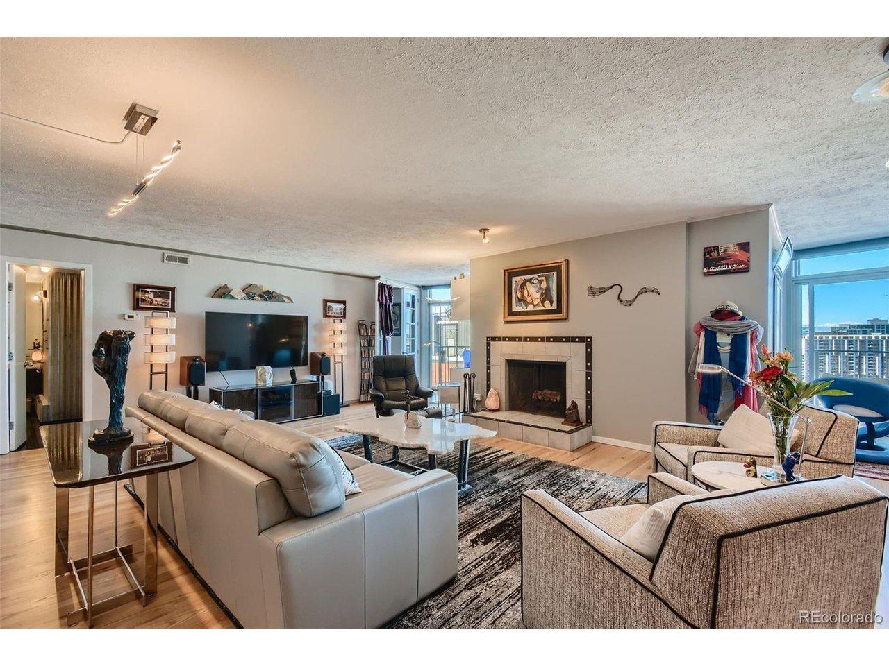 Image 2: Living space