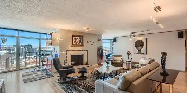 Image 3: Living space