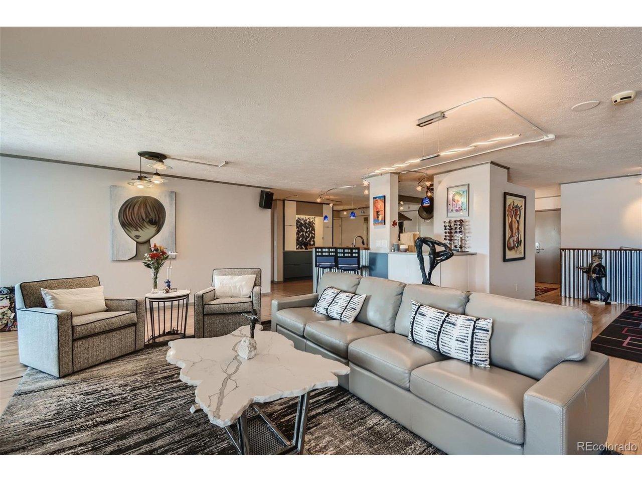 Image 4: Living space