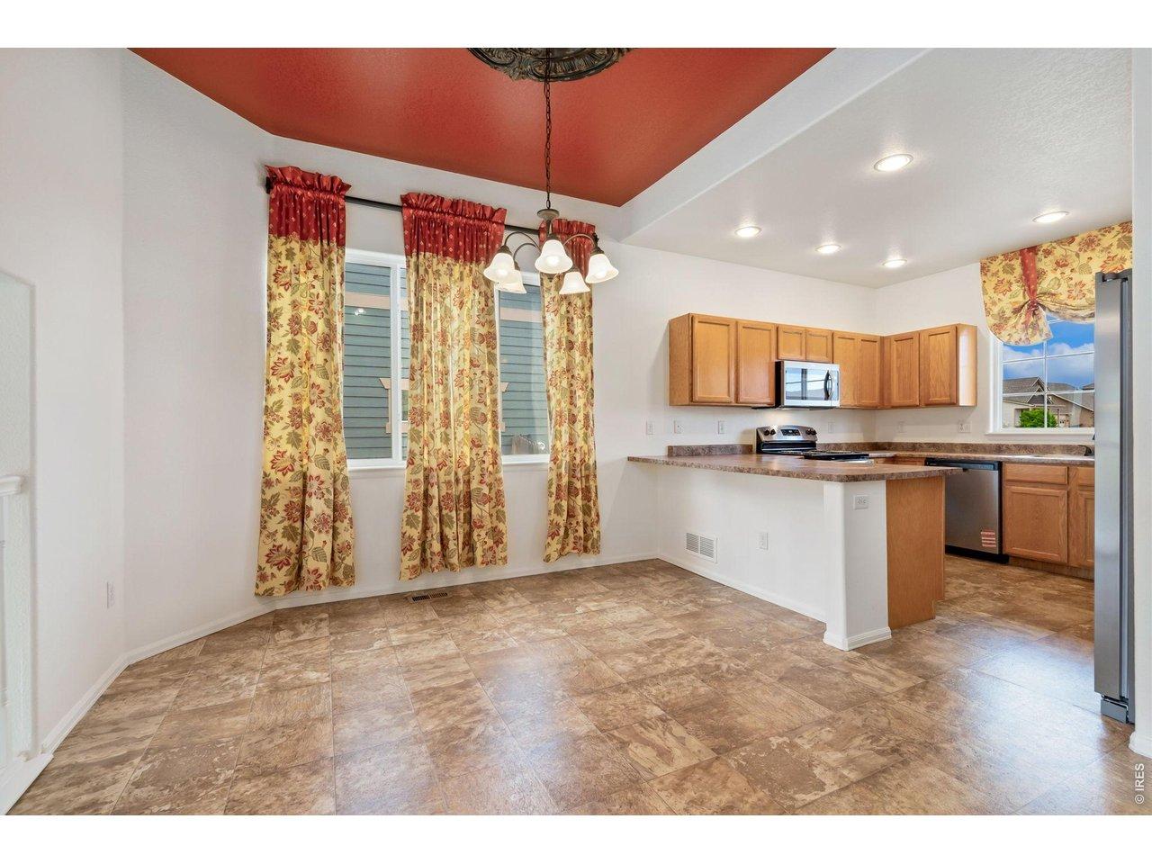Image 3: Dining Area Image 3: Dining Area