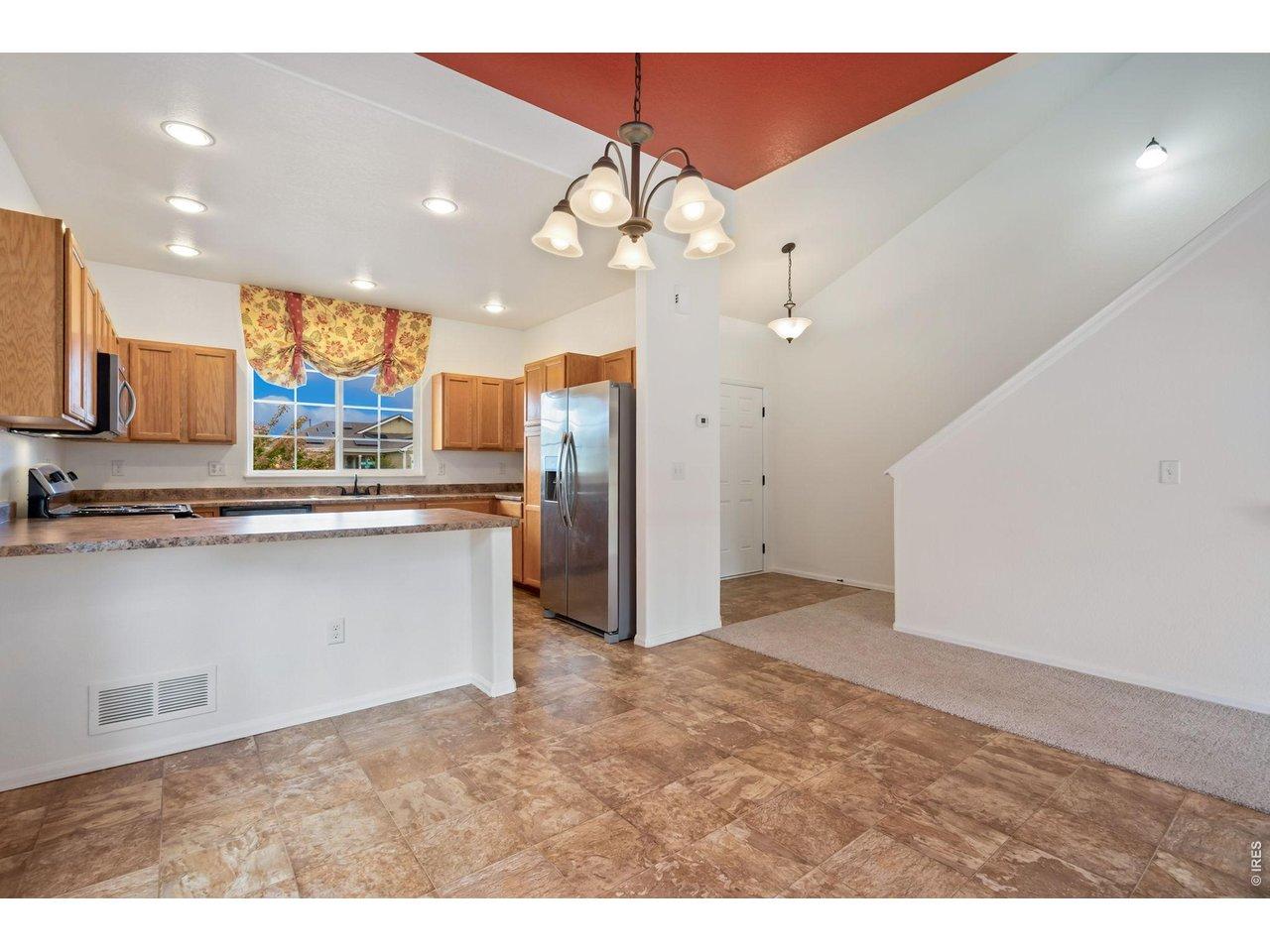 Image 4: Dining/Kitchen Image 4: Dining/Kitchen