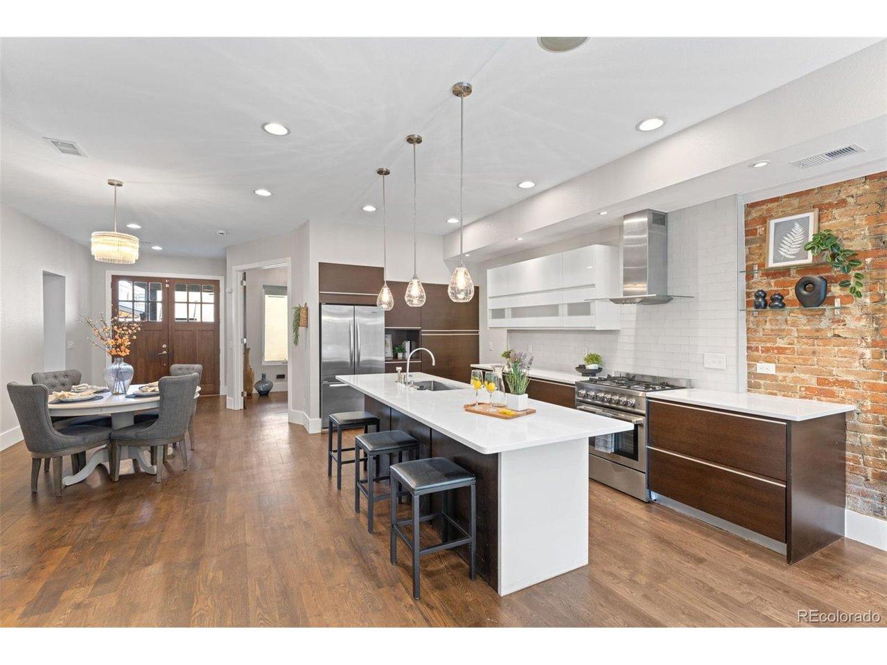 Image 2: Gleaming hardwood throughout the home Image 2: Gleaming hardwood throughout the home