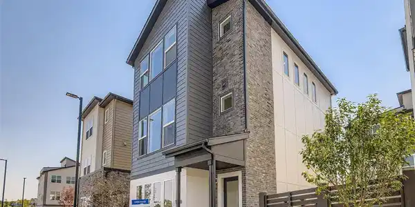 11008 E Hinsdale Cir