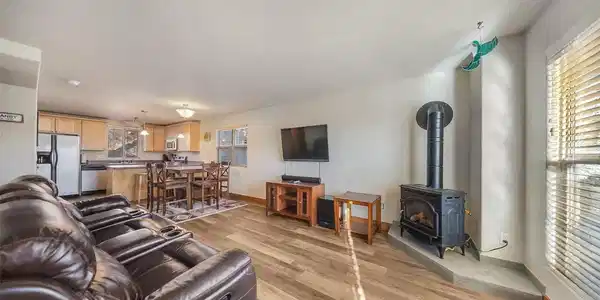 Image 3: Living Room Image 3: Living Room