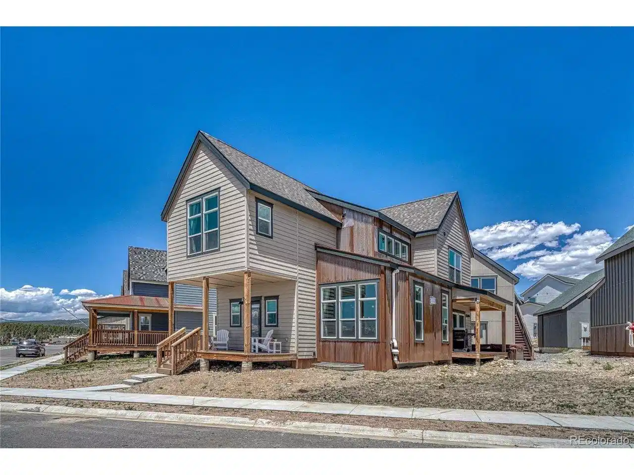 Image 1: Spacious Mountain Home