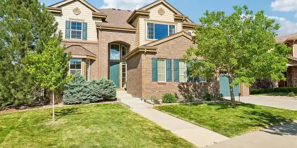26726 E Peakview Dr