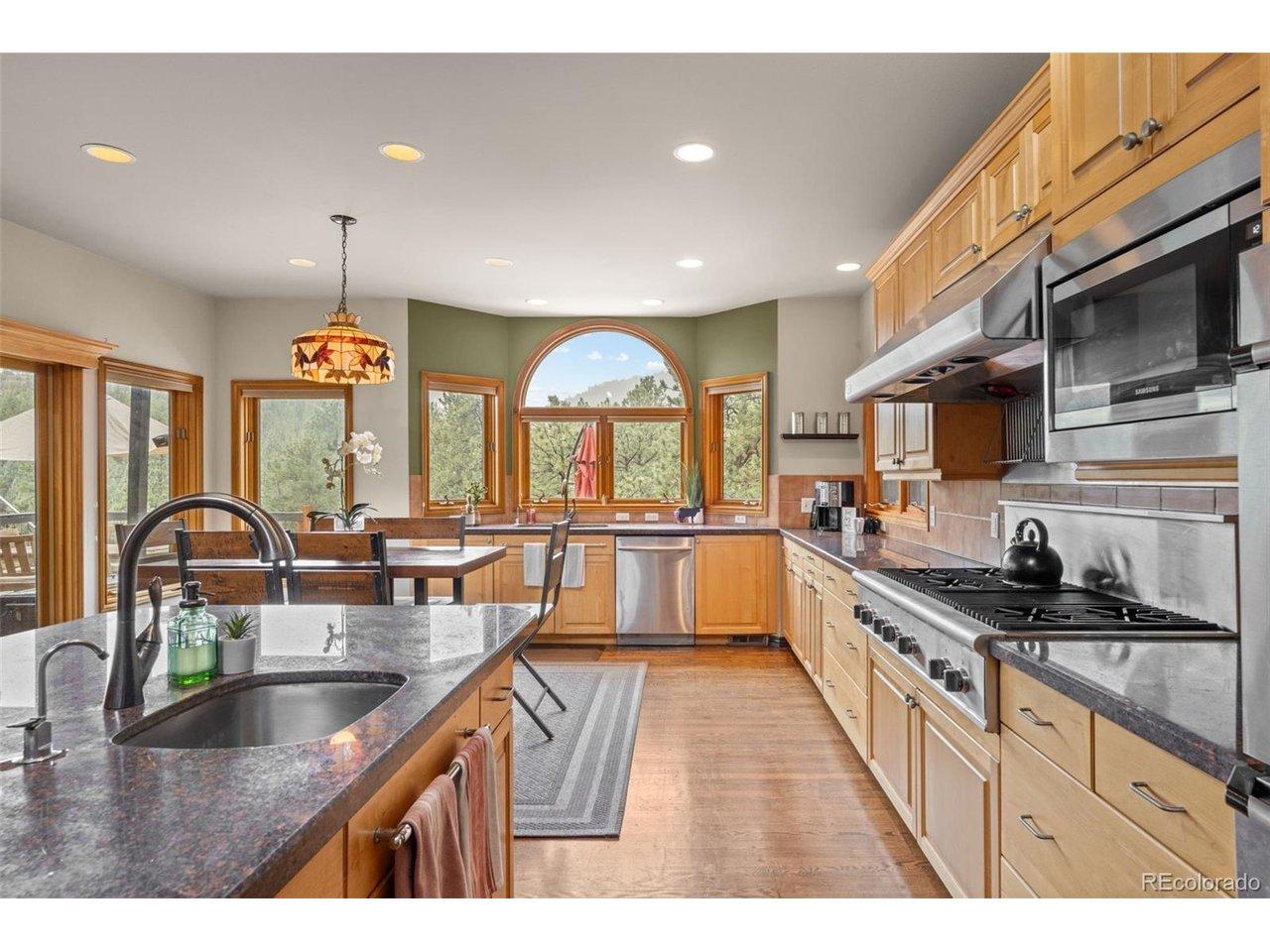 Image 3: Such a great kitchen for entertaining Image 3: Such a great kitchen for entertaining