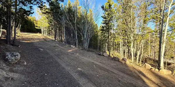 Image 3: Well maintained drive from Micmac. Image 3: Well maintained drive from Micmac.