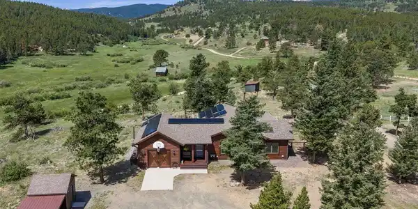 204 Coughlin Meadows Rd
