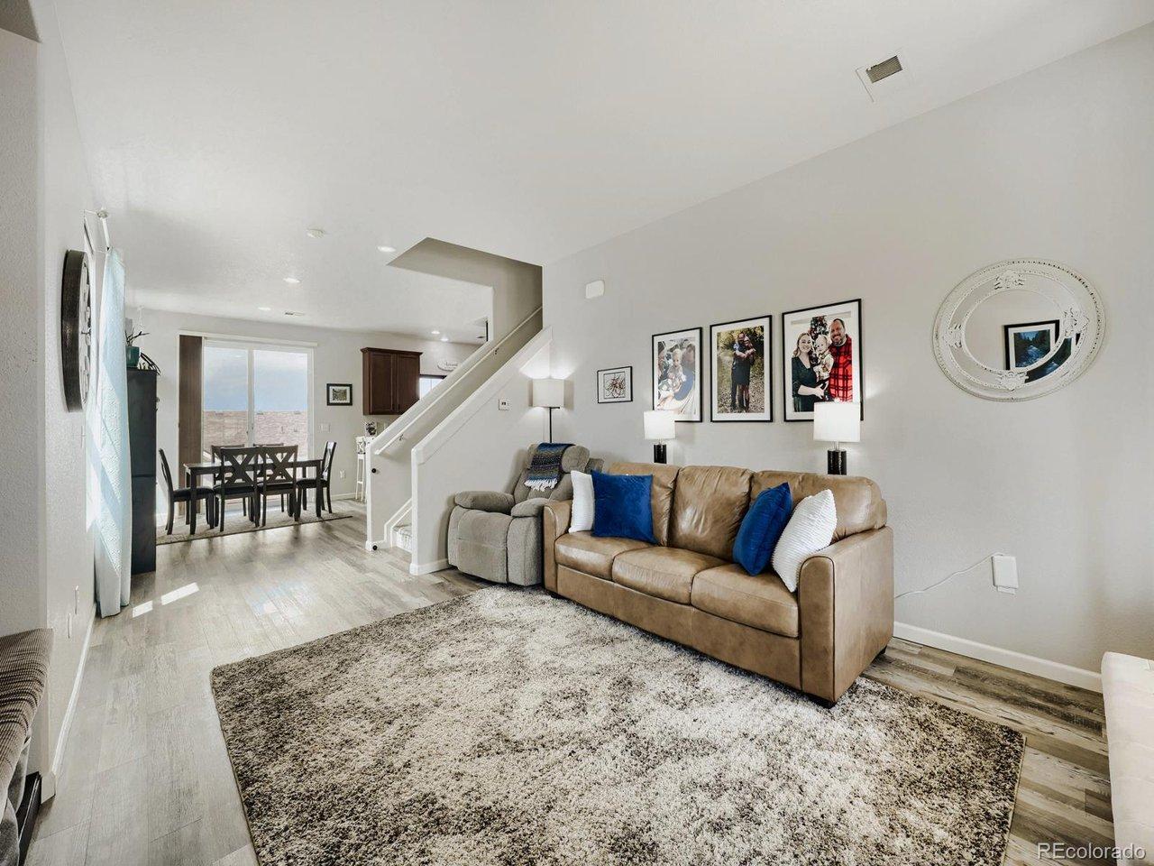 Image 2: Living Room