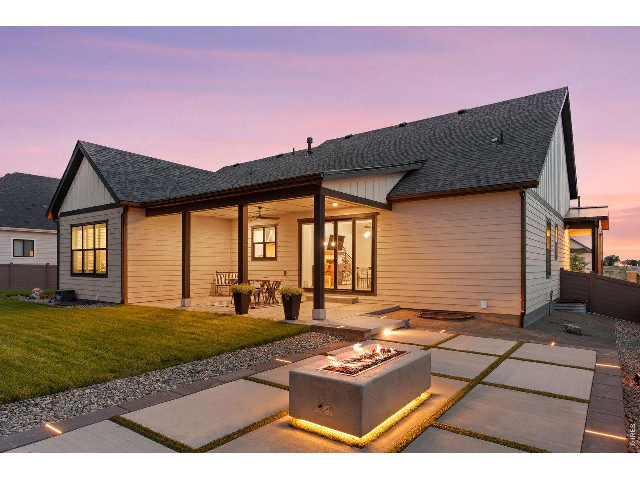 Image 4: Backyard w/Gas Firepit Image 4: Backyard w/Gas Firepit