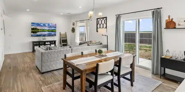 Image 3: Eat in Dining Area
