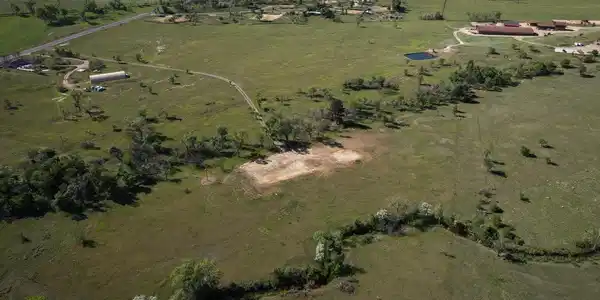 Image 4: Former building site.
