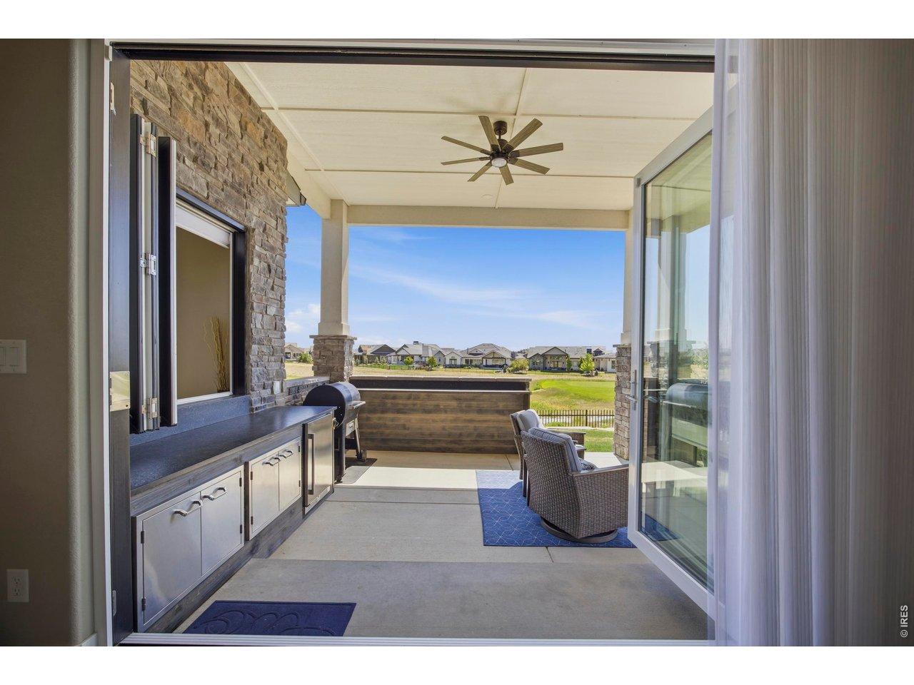 Image 3: Nano door opens to patio
