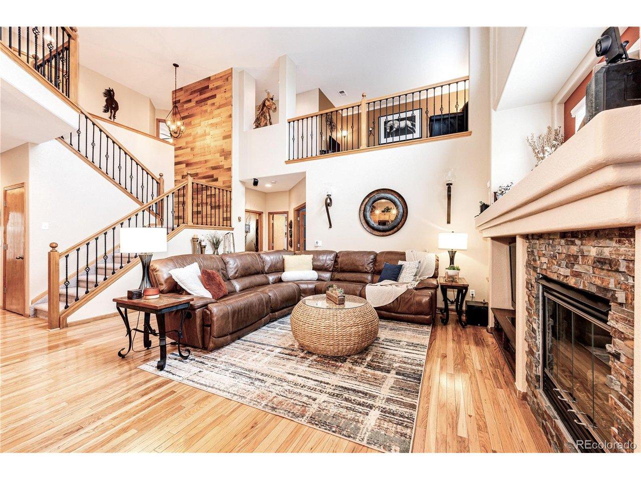Image 2: Main Floor Family Room Image 2: Main Floor Family Room