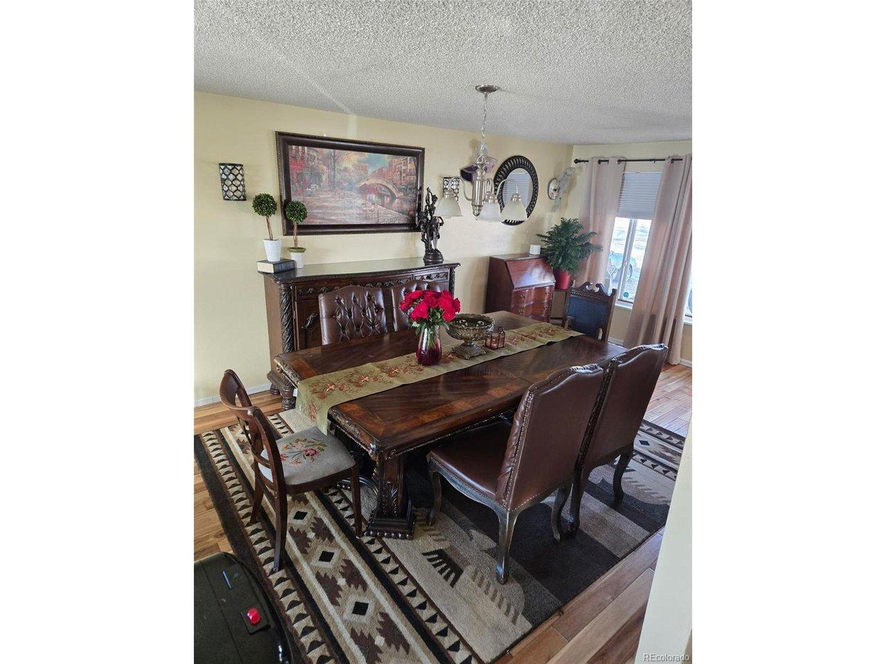 Image 3: Dinning room