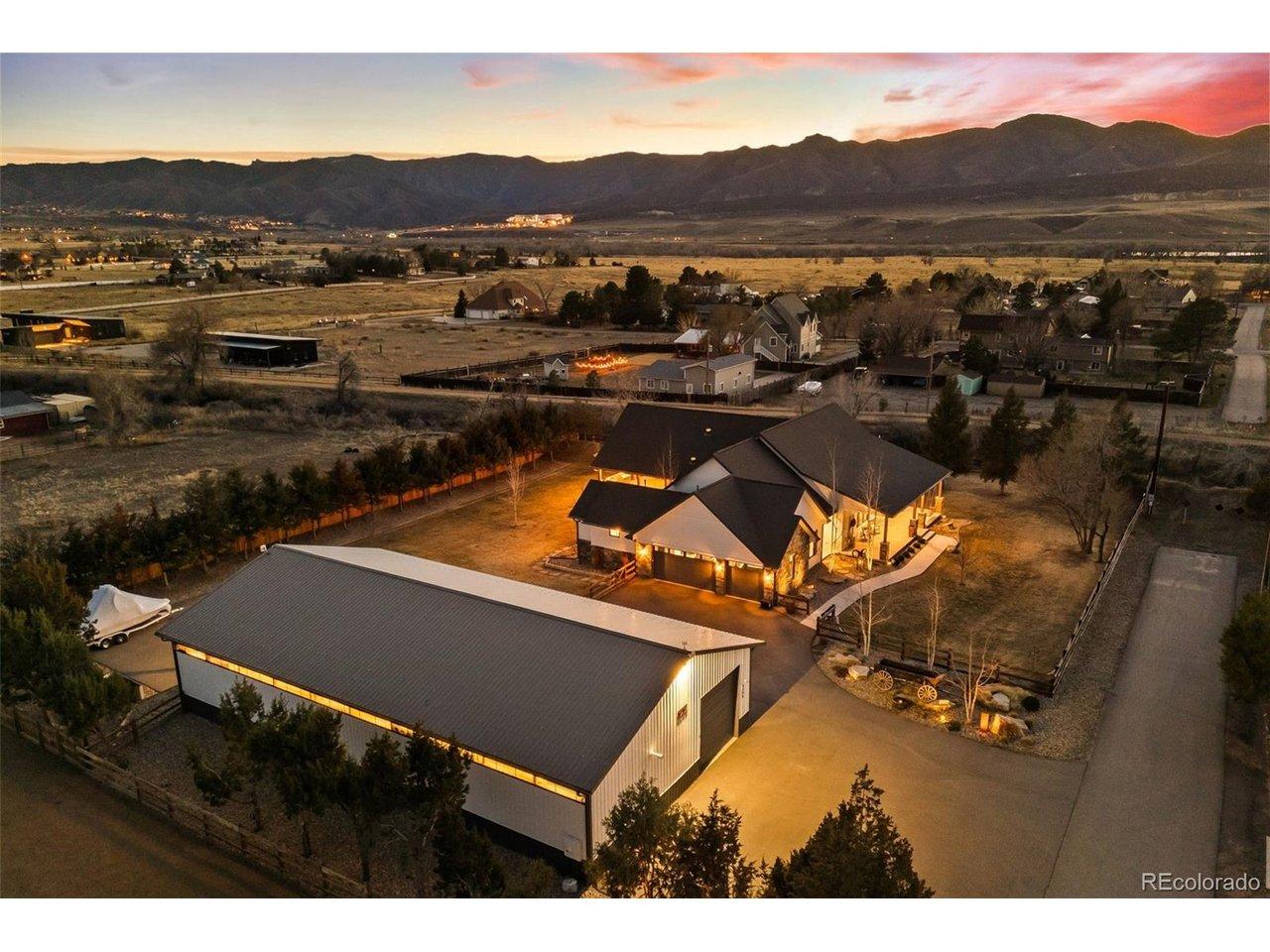 Image 1: This is a rare opportunity to own this spectacular property that offers country living in the city! Image 1: This is a rare opportunity to own this spectacular property that offers country living in the city!