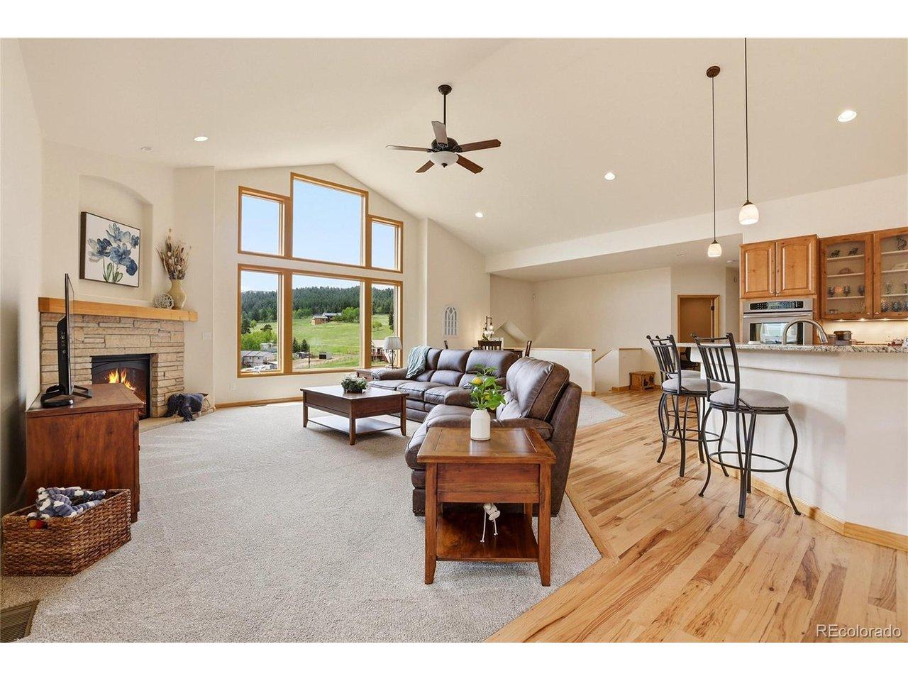 Image 3: Vaulted ceilings and an open concept... perfection Image 3: Vaulted ceilings and an open concept... perfection