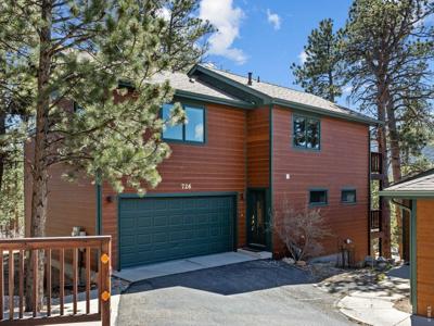 726 Black Canyon Dr