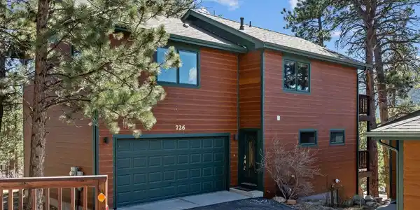 726 Black Canyon Dr