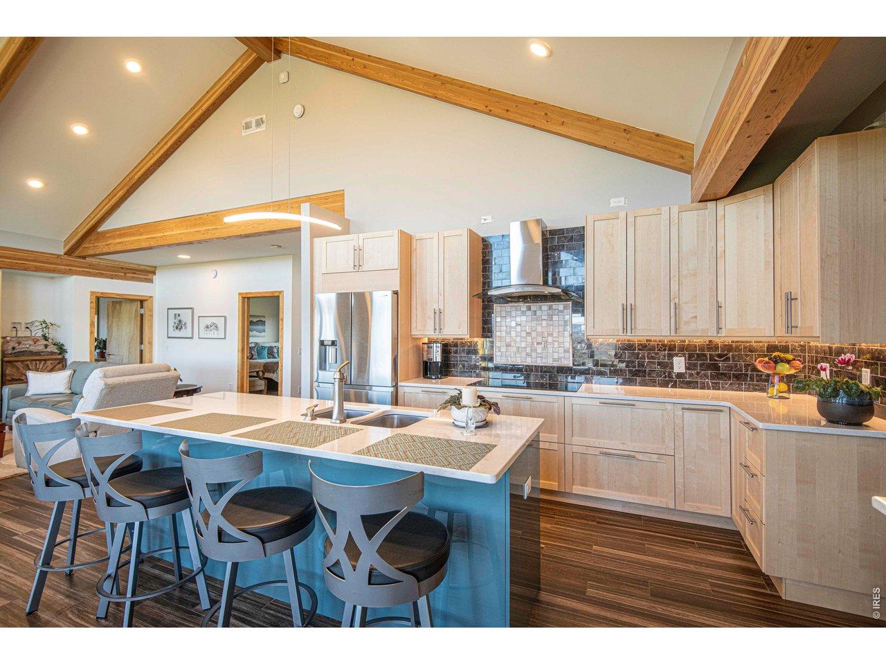 Image 4: Chef's kitchen with Bosch appliances Image 4: Chef's kitchen with Bosch appliances