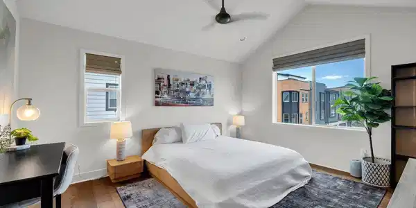 Image 4: Spacious Primary Bedroom with En-Suite Bathroom Image 4: Spacious Primary Bedroom with En-Suite Bathroom